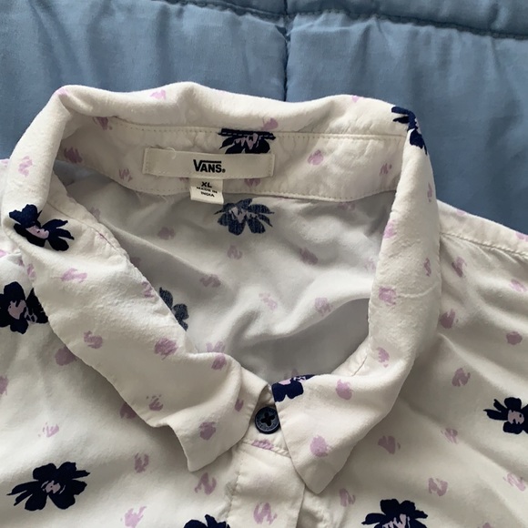 Vans Short Sleeve Button Down-EUC - Picture 3 of 4